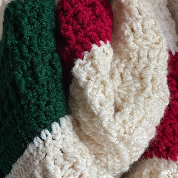 Hand crochet  blanket throw - Picture 4 of 4
